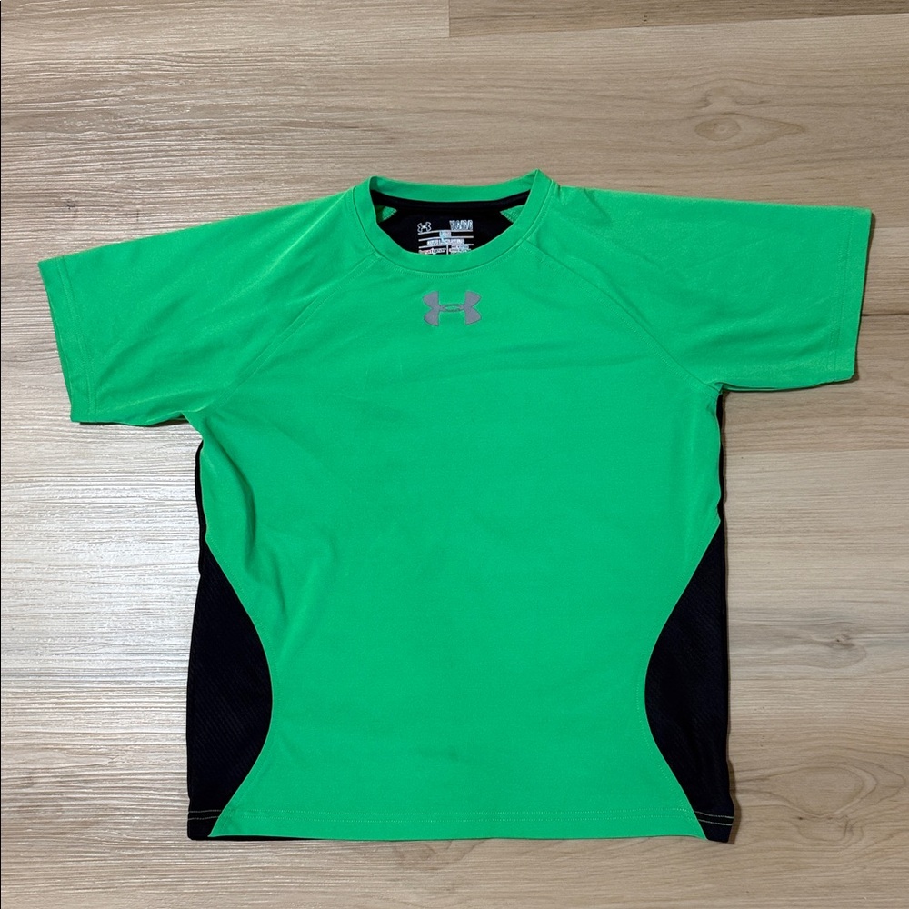 Under Armour Kids boys Large loose Green Black Heatgear Tee